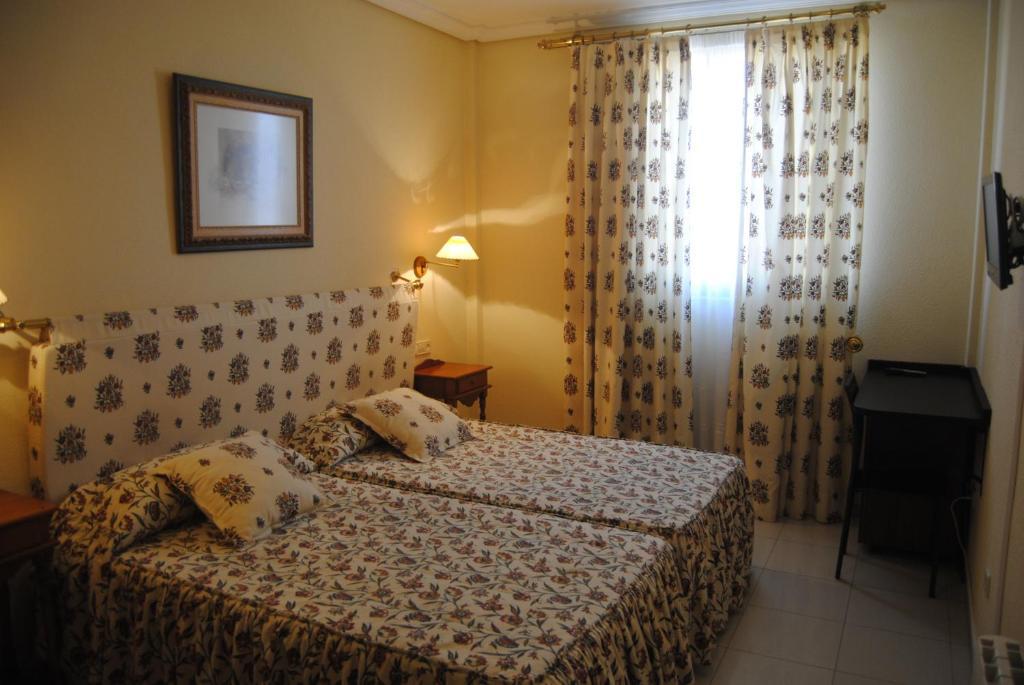 Cristina-Enea Hotel Valdeganga Kamer foto