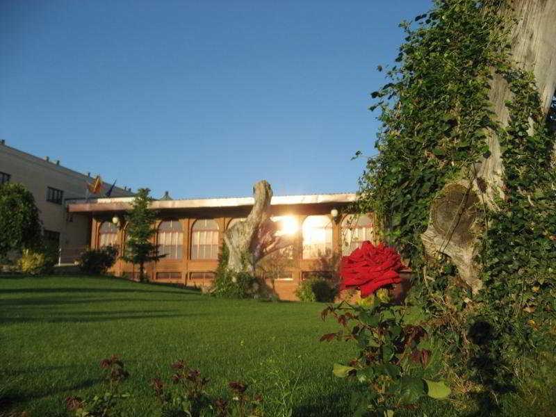 Cristina-Enea Hotel Valdeganga Buitenkant foto